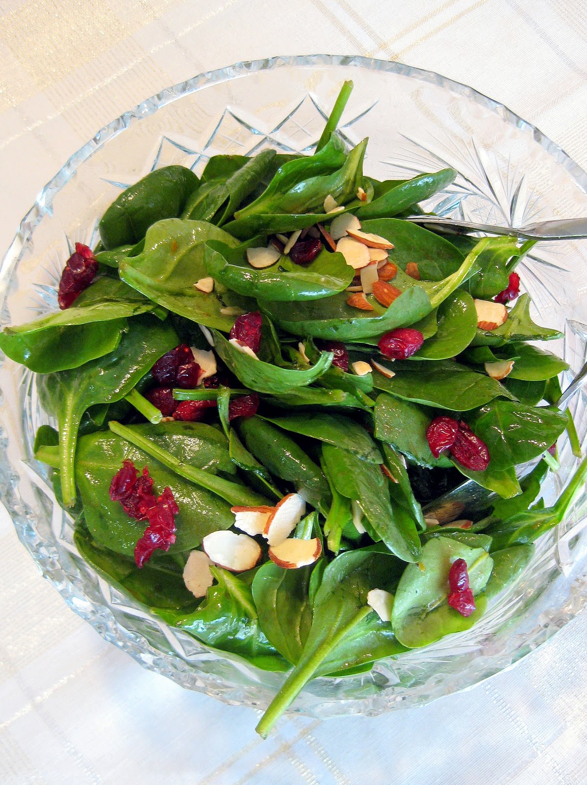 Spinach Salad with Orange Balsamic Vinaigrette | A Hint of Honey
