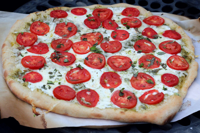 pesto margherita pizza