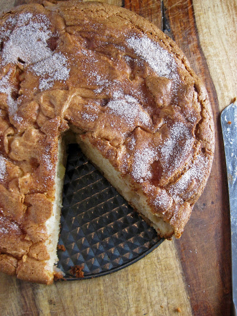 Apple-Cinnamon Cream Cheese Cake